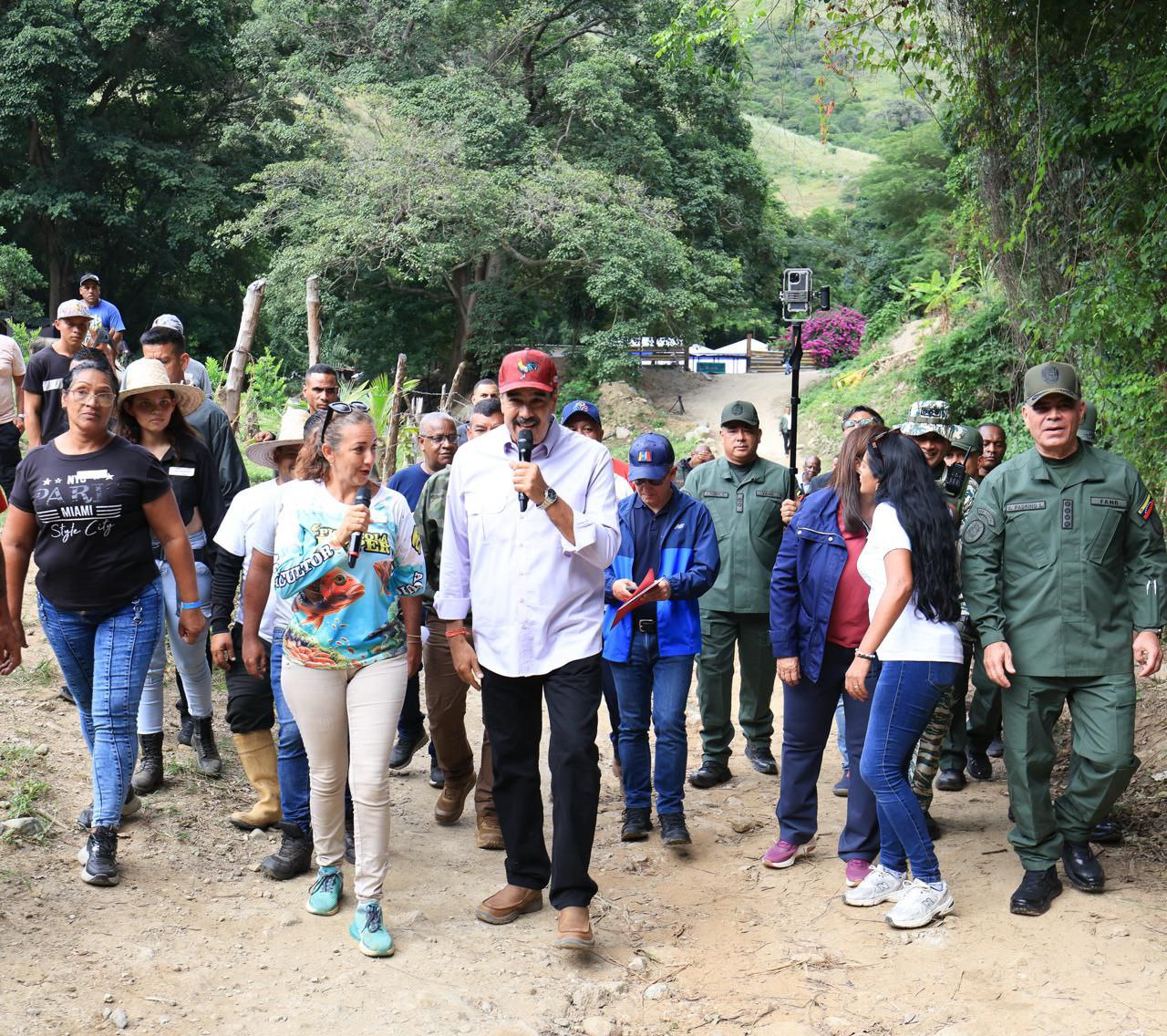 Maduro impulsa soberanía alimentaria y turismo comunal en El Gran Topo