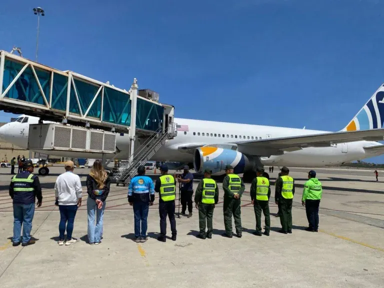 Retornan al país dos niños secuestrados en EEUU