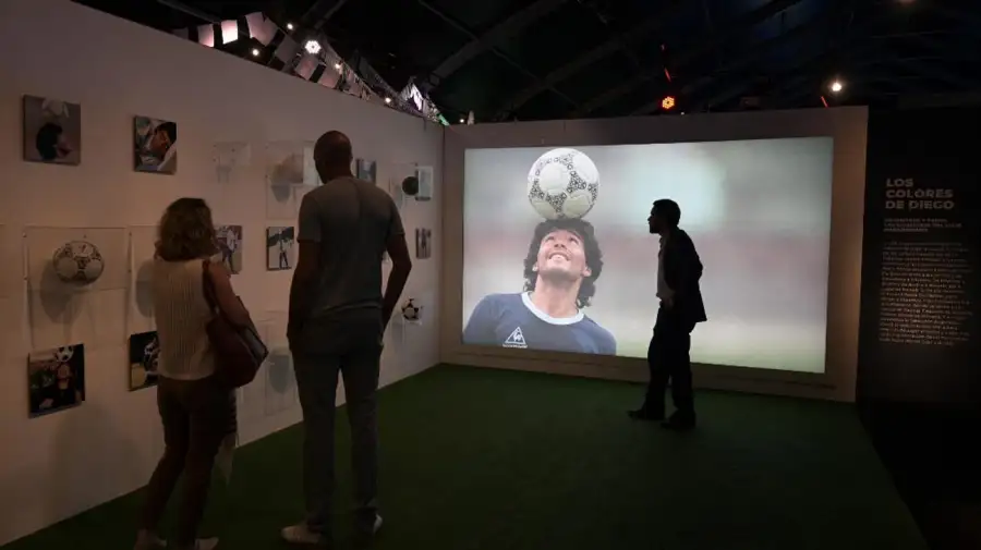 “Expo Maradona” abre sus puertas en Caracas con emotivo homenaje