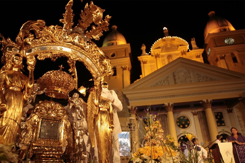 Este sábado los zulianos "bajan" a la Virgen de la Chiquinquirá