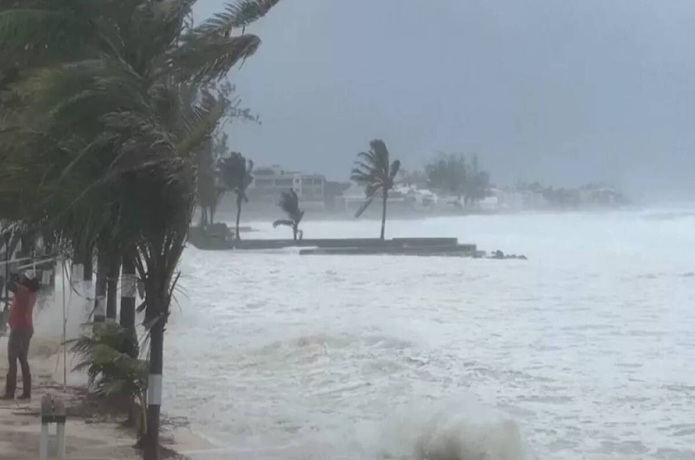 Tres muertos en Jamaica en preparativos por llegada de huracán Melissa