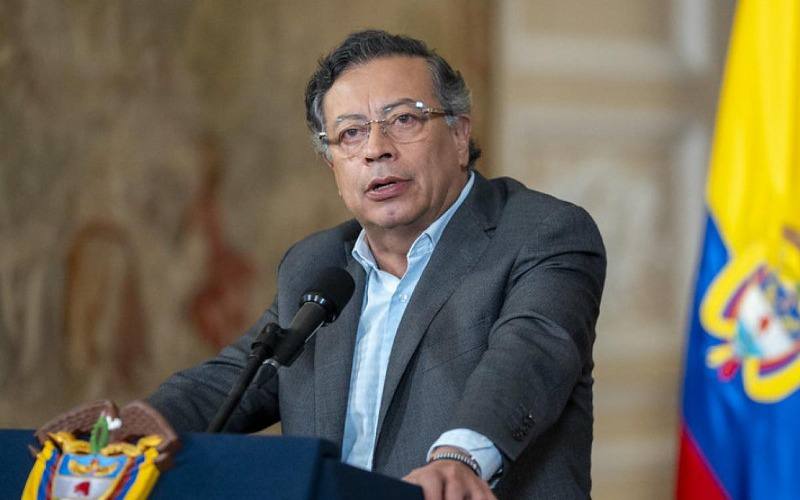 Niegan combustible al avión presidencial de Petro en Madrid