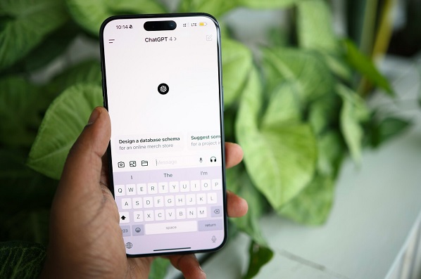 OpenAI enfrenta demandas que acusan a ChatGPT de incitar suicidios