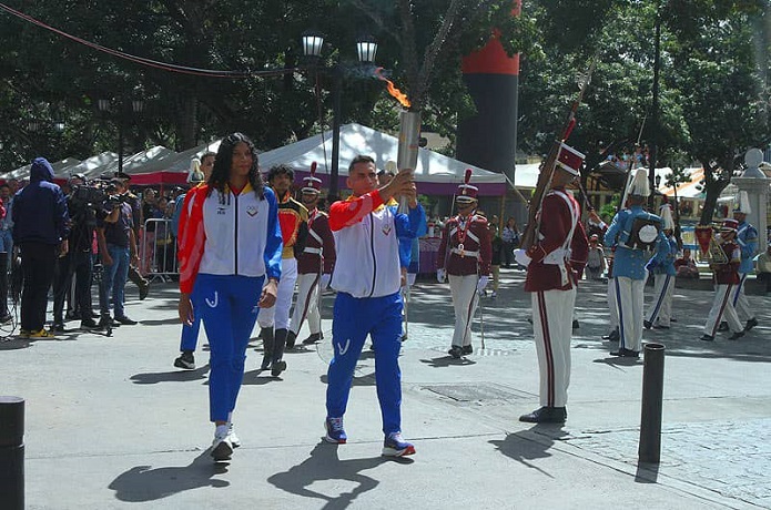 Fuego Bolivariano inicia recorrido desde Caracas hasta Lima y Ayacucho