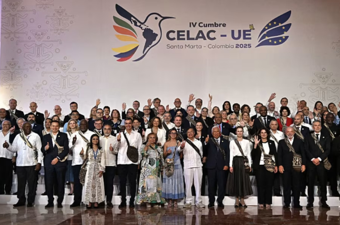 Nicolás Maduro llama a la unión de la Celac ante amenazas en el Caribe