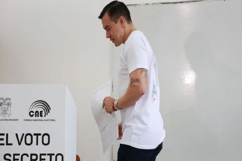 Denuncian proselitismo político de Noboa en jornada electoral