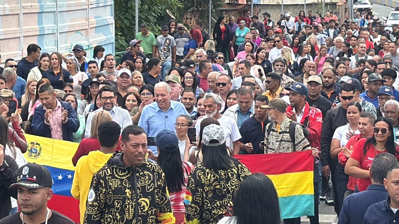 Reinauguran avenida y redoma Guerrero Cacique Sorocaima en Los Teques