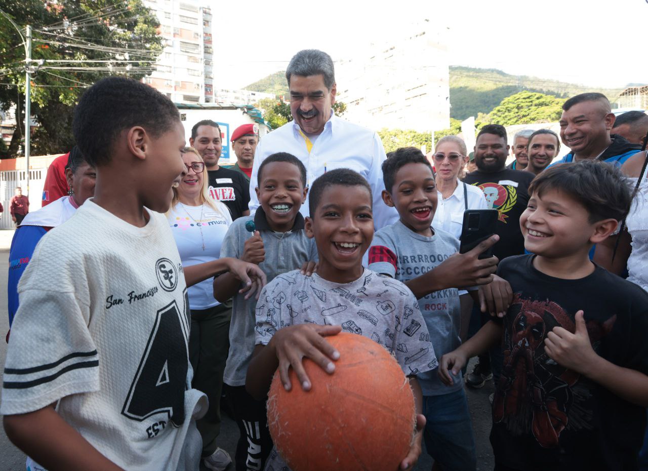 Presidente resalta valentia del pueblo desde la Comuna Amalivaca