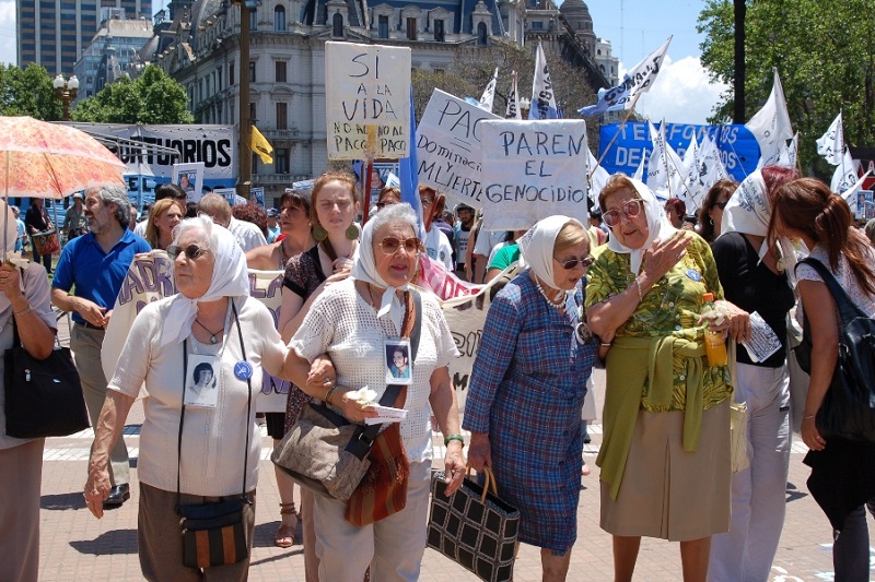 Madres de Plaza de Mayo rechazan premio Nobel de la Paz de Machado