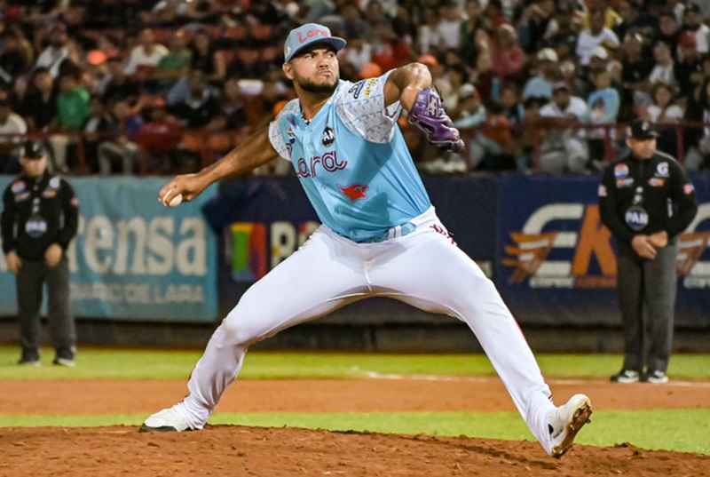 Cardenales recupera la cima del round robin