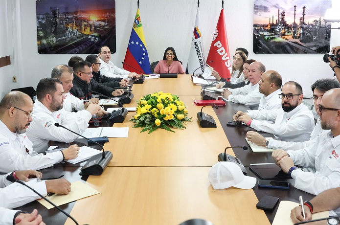 Ejecutivo y Pdvsa evalúan estrategias del sector para el presente año
