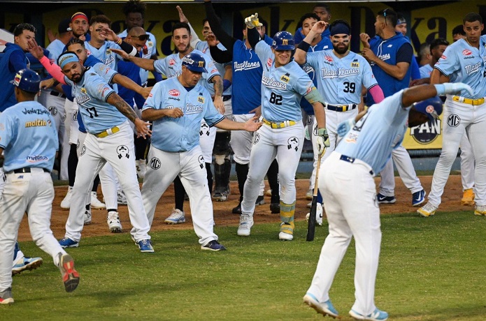 Magallanes y Caribes anuncian sus refuerzos para la final