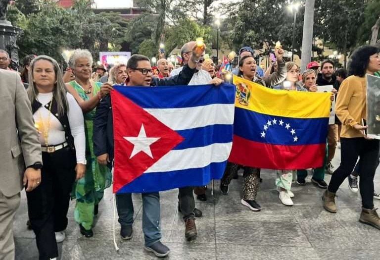 Marcha de las Antorchas conmemora natalicio 173° de José Martí