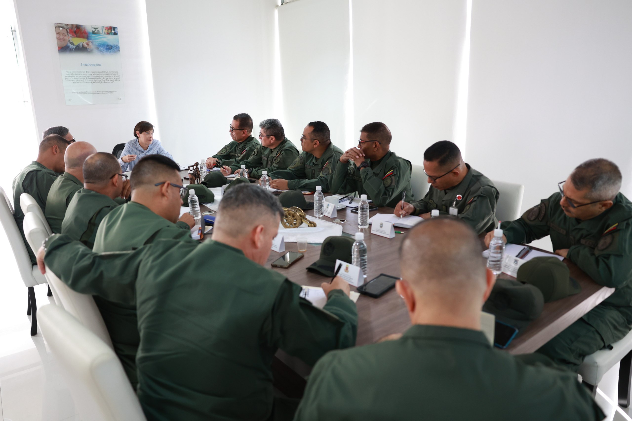 Gabriela Jiménez sostuvo reunión con el Consejo Científico Militar