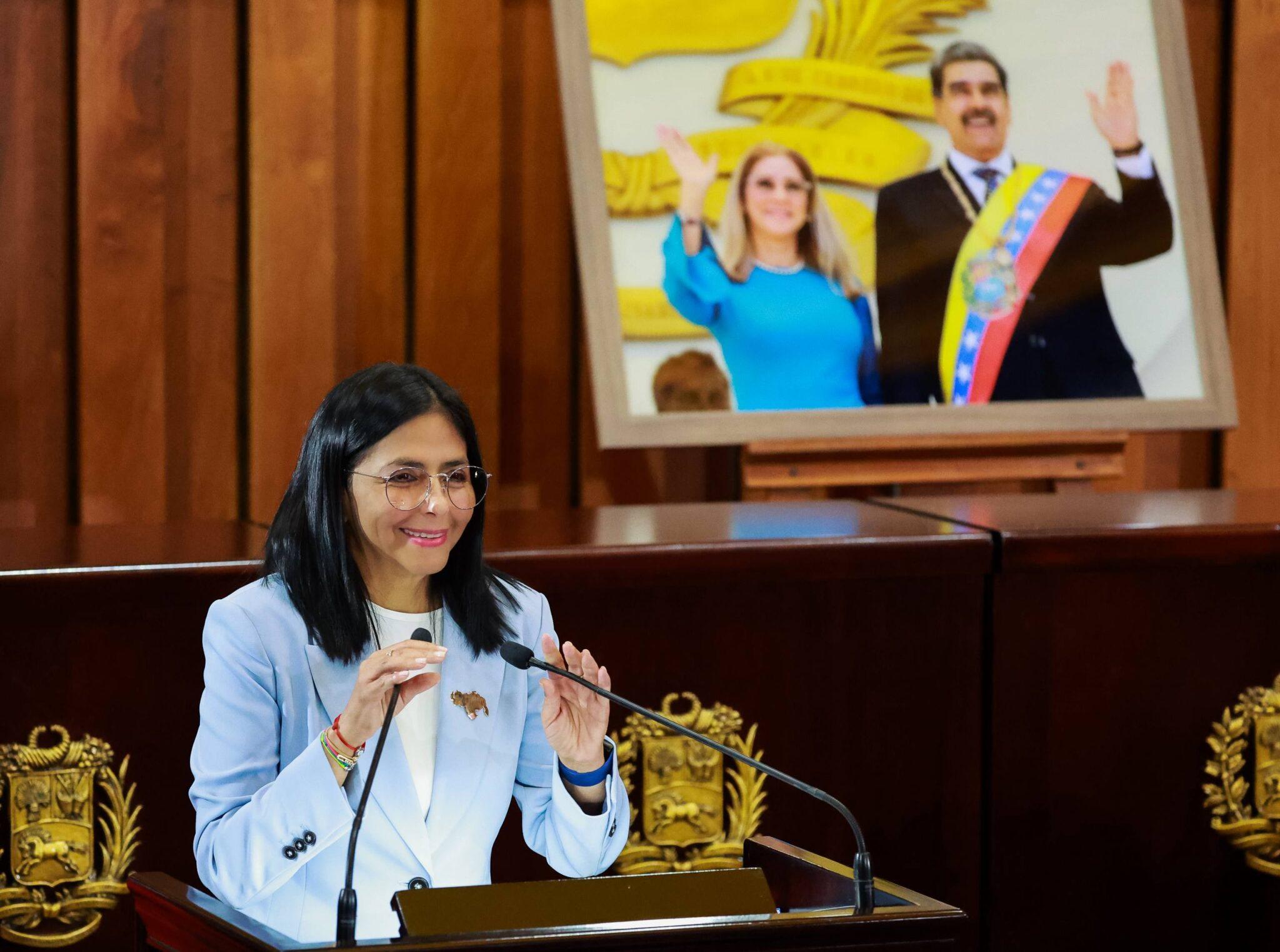 Delcy Rodríguez: la hija del maestro, la mujer que asumió el timón