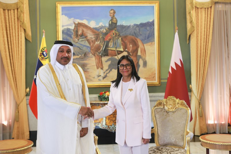 Presidenta (E) recibe a embajadores de Qatar, Italia y Nicaragua
