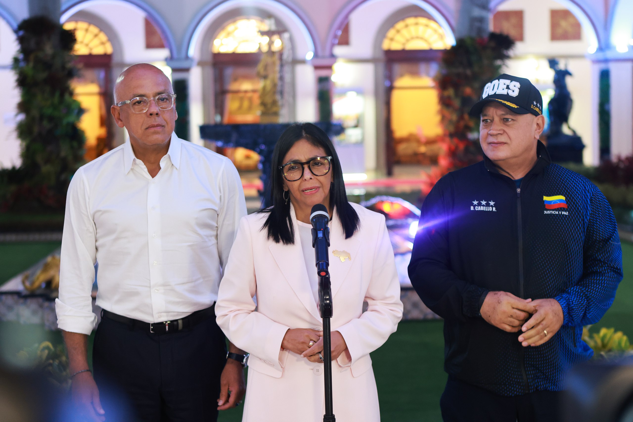 Presidenta (E) destaca valor del pueblo para consolidar la paz