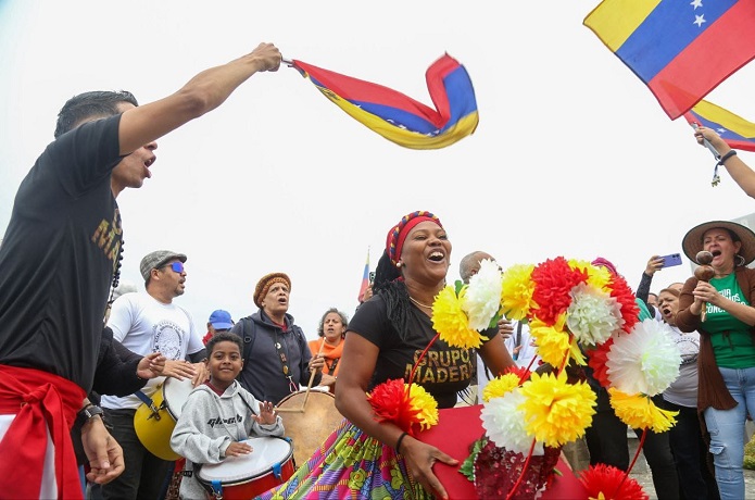 El Waraira Repano se llena de voces a favor de Maduro y Cilia Flores