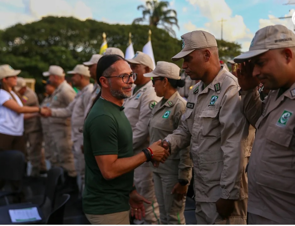 Ministro de Ecosocialismo reconoce labor de guardaparques