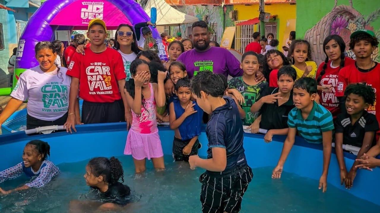 Carnavales llegan a Pinto Salinas en Caracas