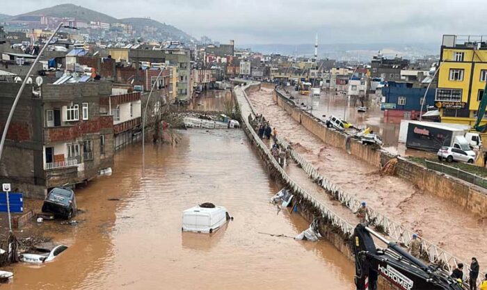 Fuertes lluvias dejan 27 fallecidos en Türkiye