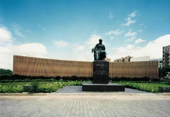 Inician restauración de Fisicromía de Carlos Cruz-Diez