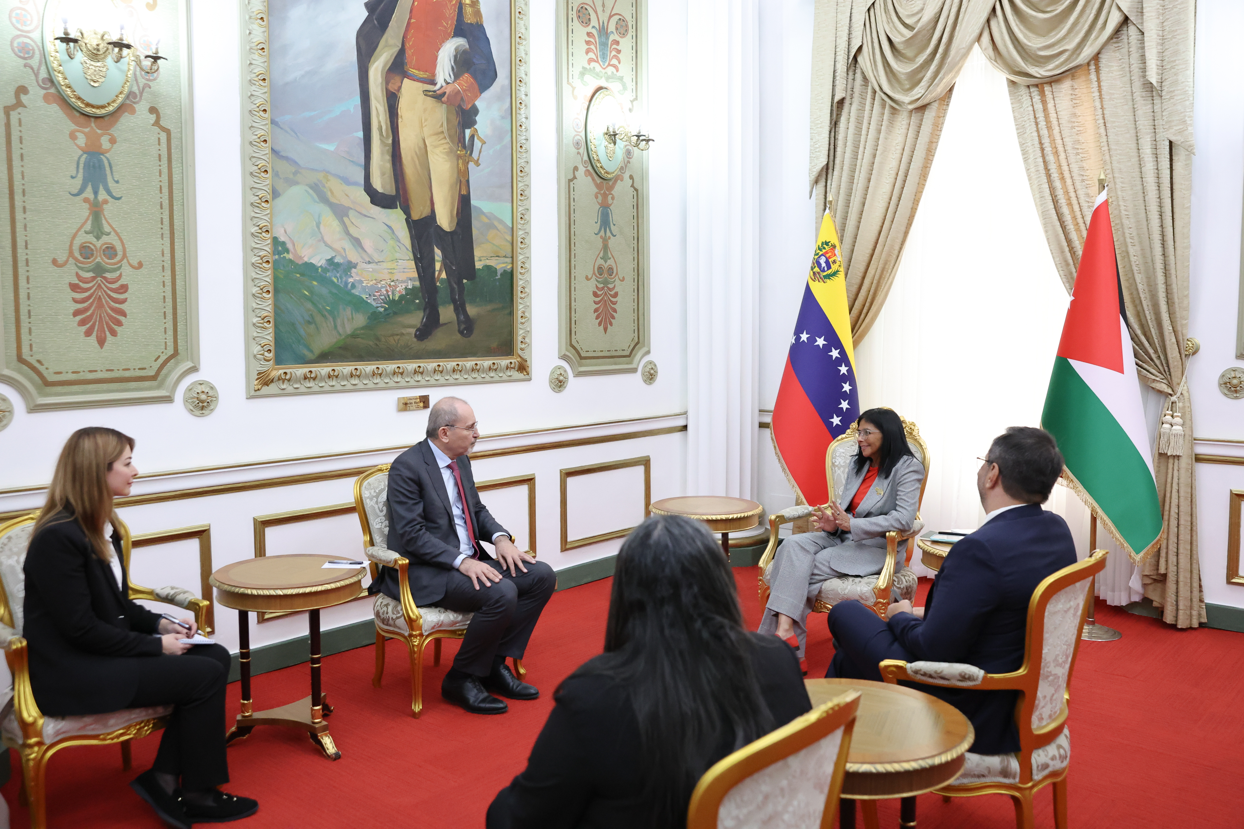 Presidenta (E) se reúne con ministro de Exteriores de Jordania