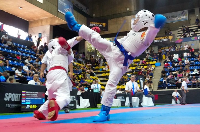 Karate muestra buen nivel en Parque Miranda