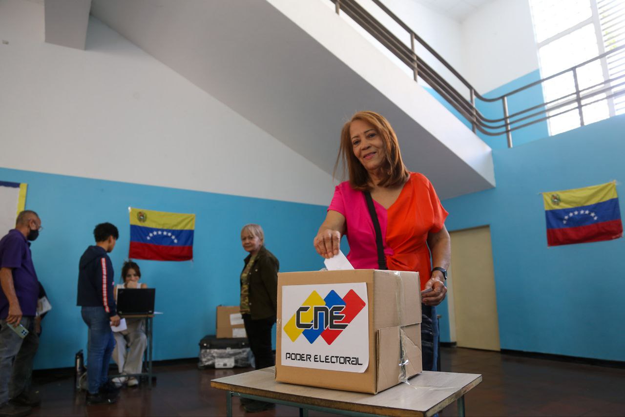 Jóvenes y adultos escogen sus proyectos en Sarría y Catedral