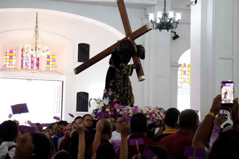 Bajada del Nazareno de San Pablo conmueve a Caracas con fe y milagro