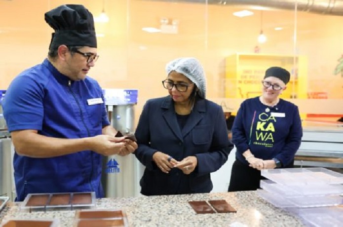 Delcy Rodríguez destaca sabores y aromas del chocolate de "Cakawa"