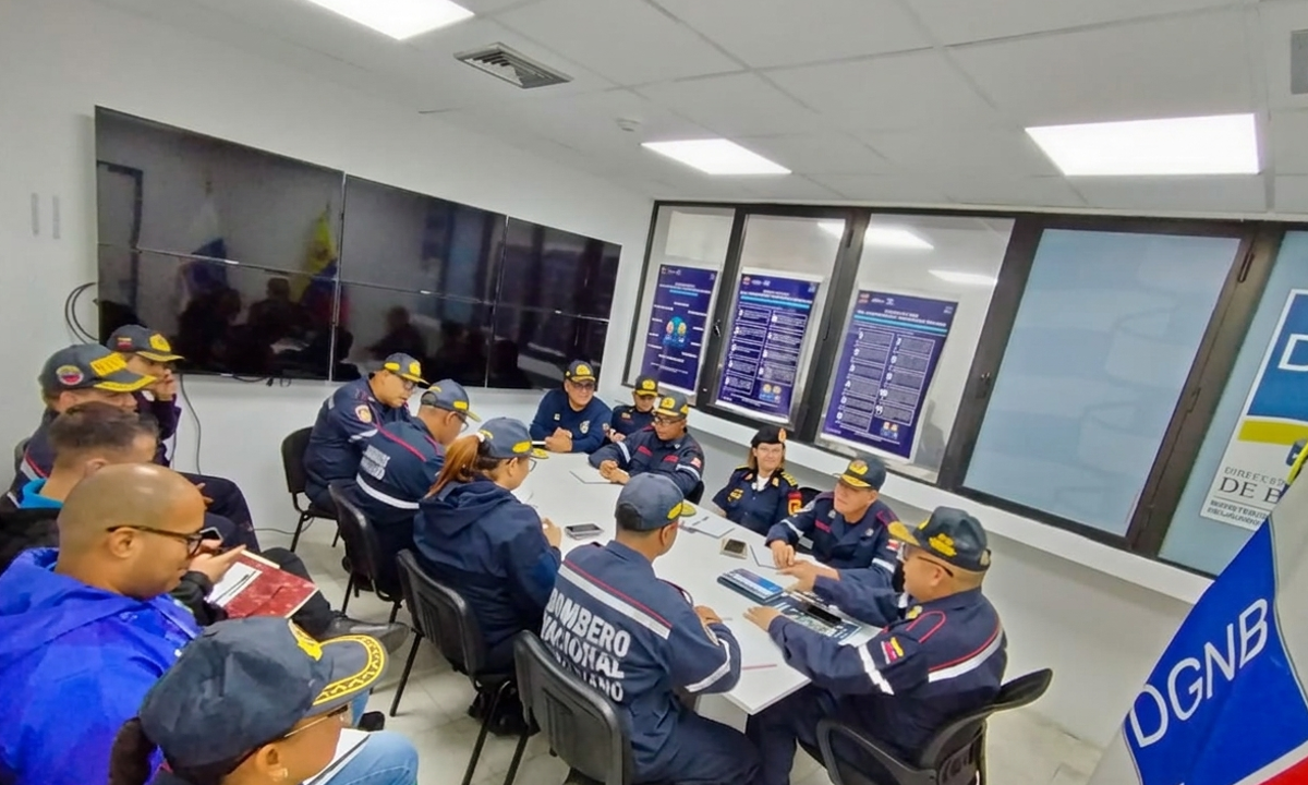 Trazan hoja de ruta para mejorar respuesta bomberil en el país