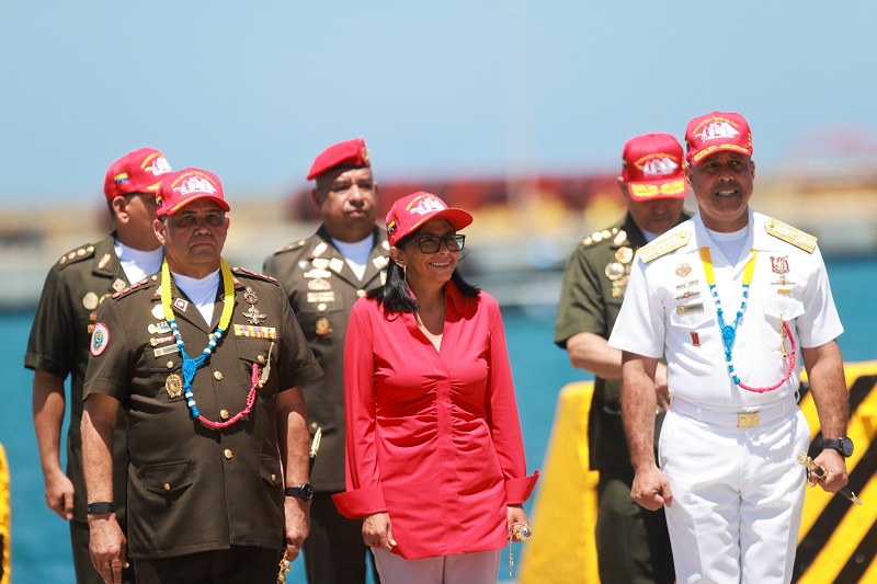 Presidenta encargada encabeza zarpe del Buque Escuela Simón Bolívar