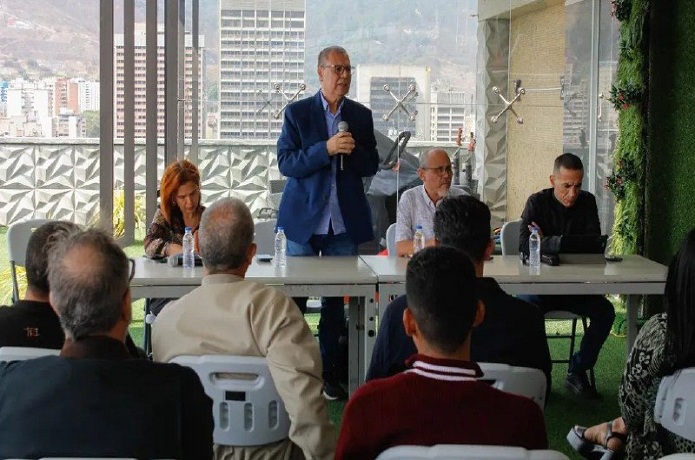 Ministro de Cultura sostiene reunión con directores de entes adscritos