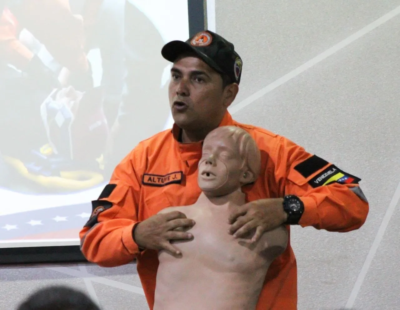 Protección Civil capacita a grupos religiosos en primeros auxilios