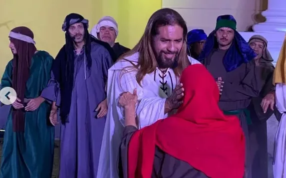Caracas conmemora Viacrucis de Cristo con puesta en escena