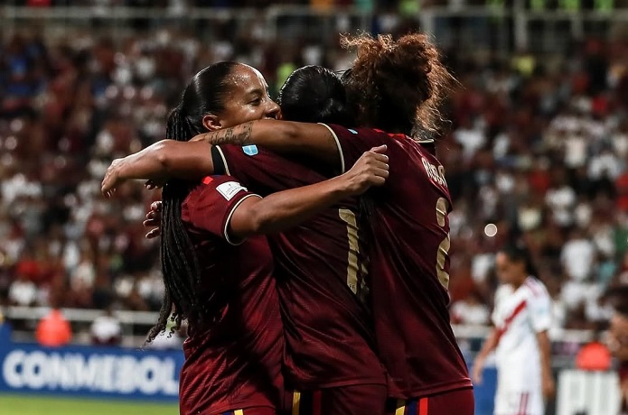 Vinotinto femenina con el plantel listo para retorno del premundial