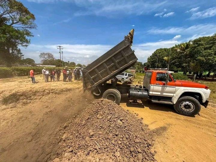 Gobierno de Calle responde a comunidades campesinas