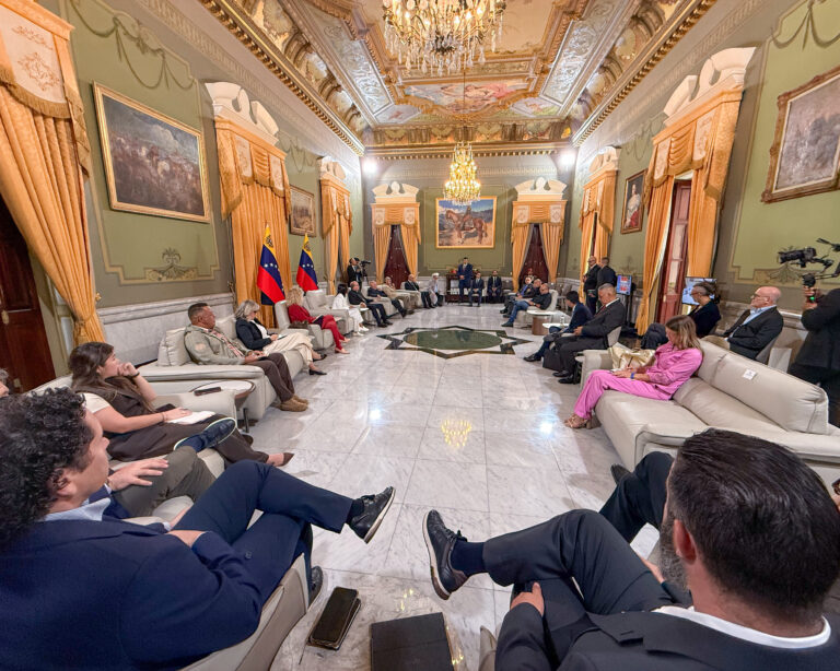 Resaltan esfuerzos de la Presidenta Encargada en la paz y convivencia