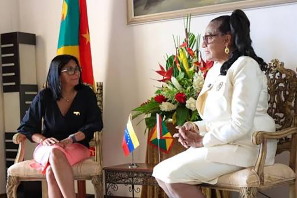 Presidenta (E) se reúne con gobernadora de Granada