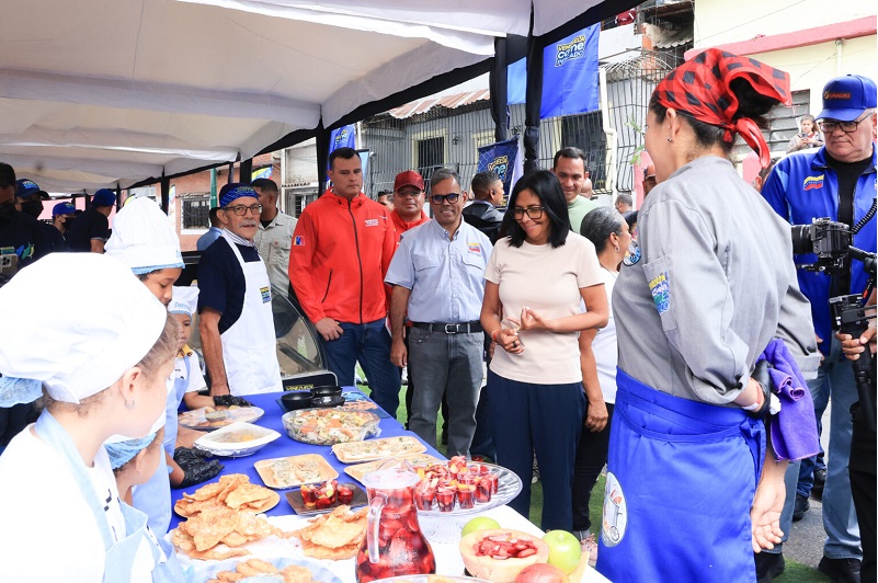 Delcy Rodríguez activa jornada de atención integral en Cotiza
