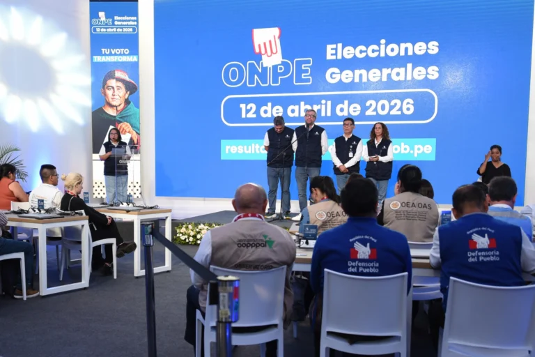 Extienden elecciones en Perú hasta este lunes
