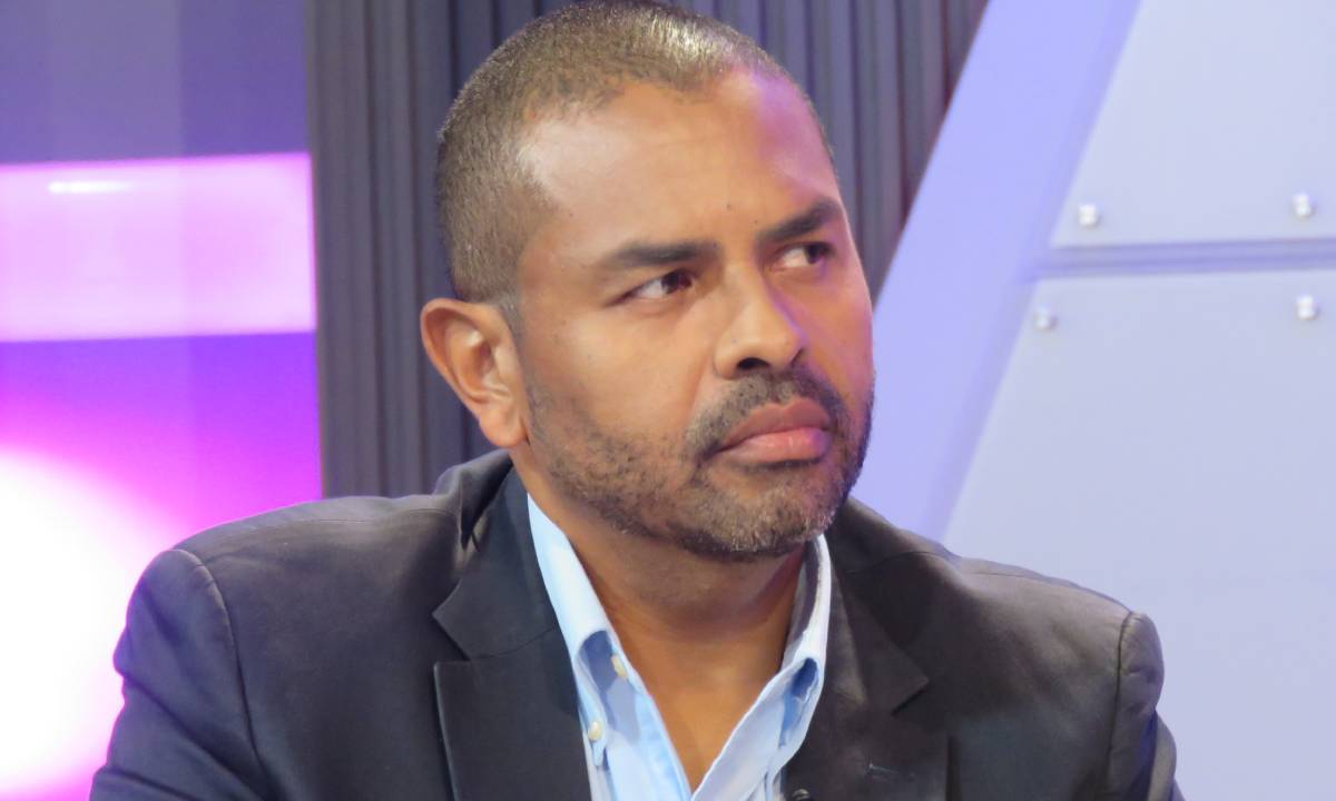 V&iacute;ctor Vegas, reafirm&oacute; coherencia en pol&iacute;tica de paz del Gobierno  